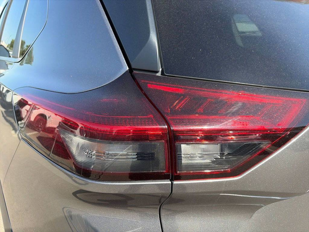 Thumbnail: 2023 Nissan Rogue - 24