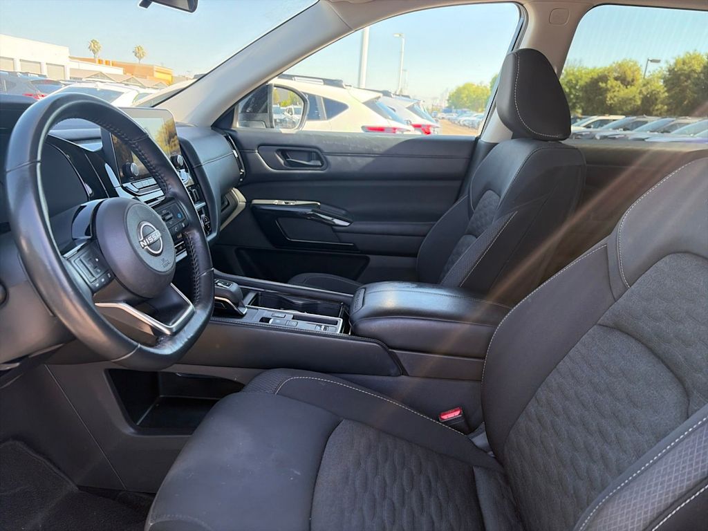 Thumbnail: 2023 Nissan Pathfinder - 9