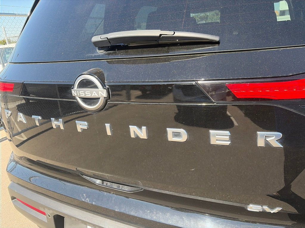 Thumbnail: 2023 Nissan Pathfinder - 24
