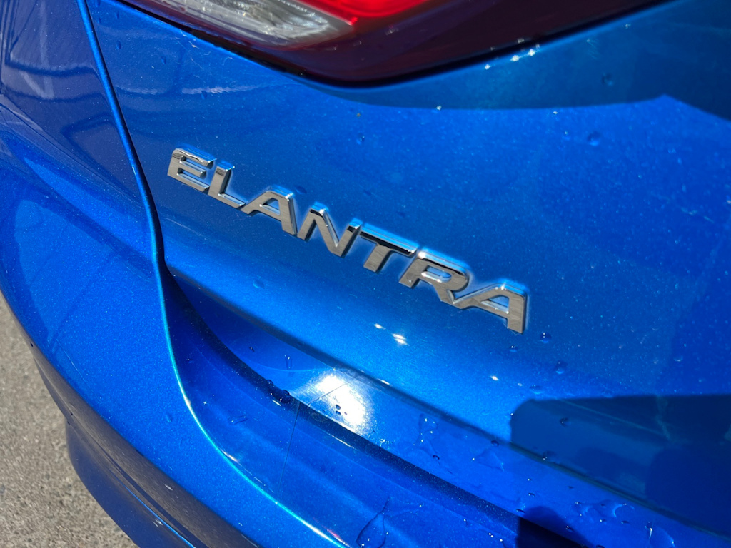 Thumbnail: 2017 Hyundai Elantra - 7