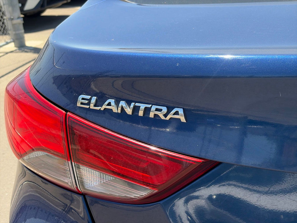 Thumbnail: 2016 Hyundai Elantra - 23