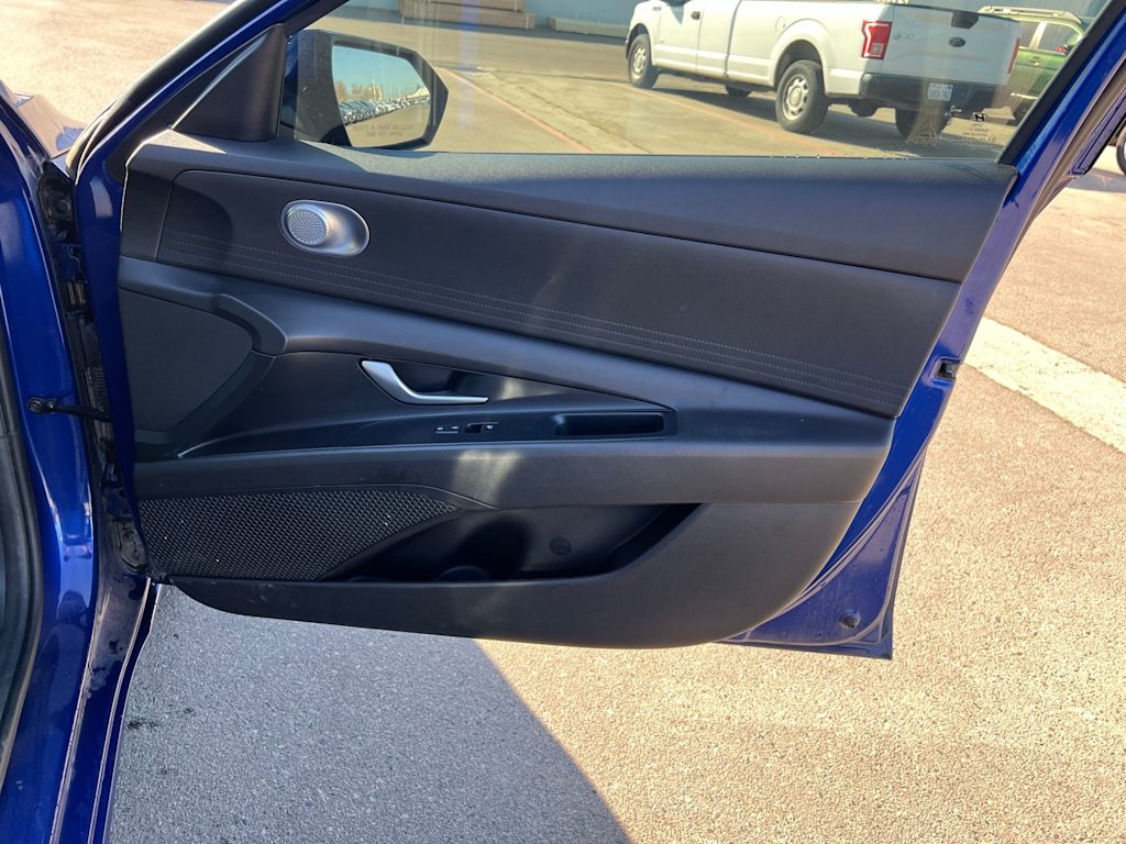 Thumbnail: 2023 Hyundai Elantra - 32