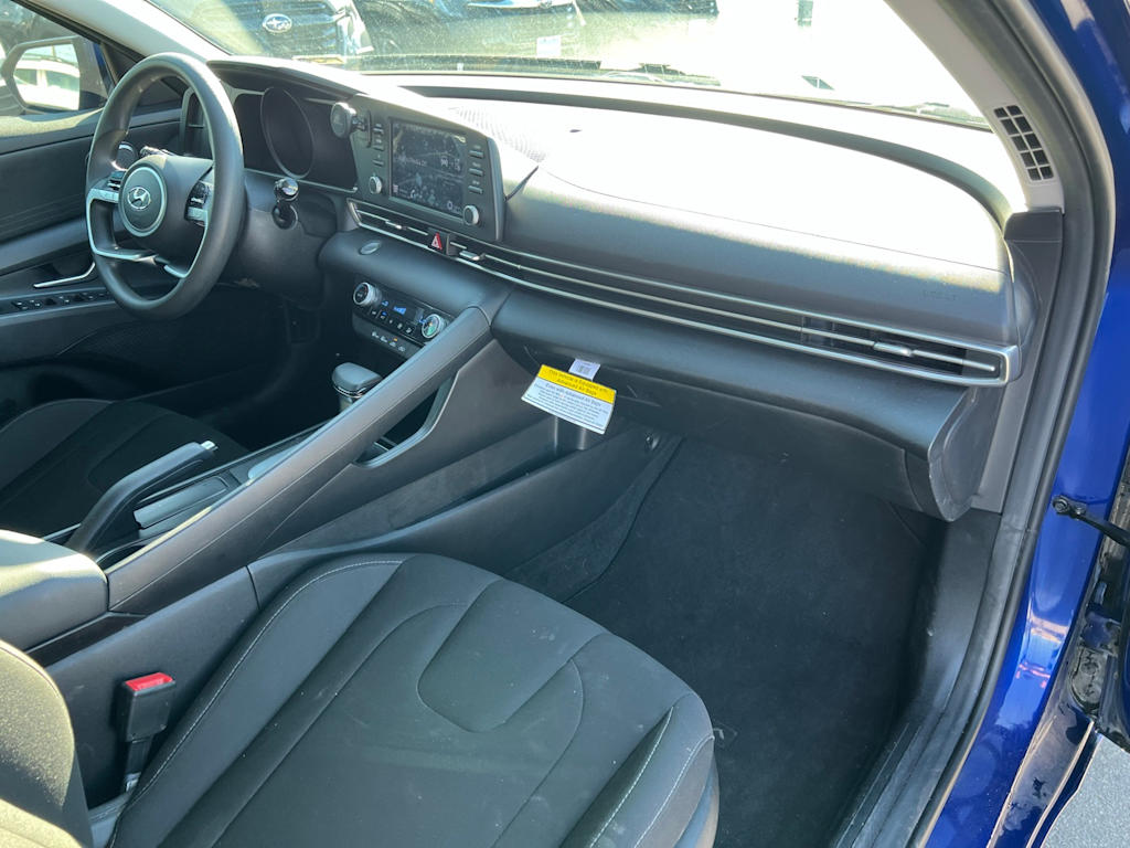 Thumbnail: 2023 Hyundai Elantra - 9