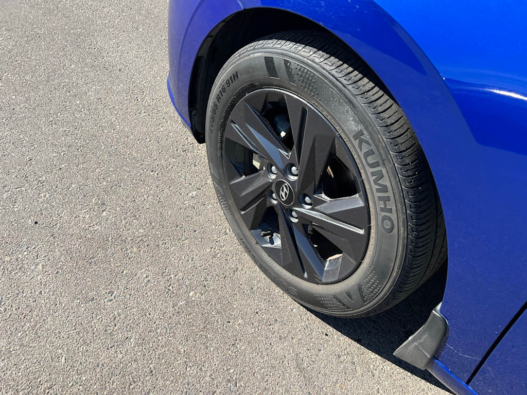 Thumbnail: 2023 Hyundai Elantra - 8