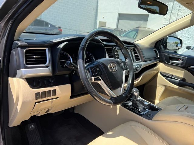 2014 Toyota Highlander XLE 2