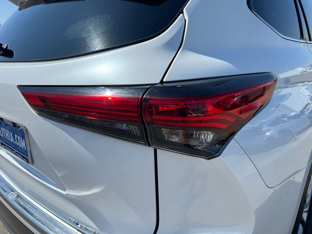 Thumbnail: 2023 Toyota Highlander - 26