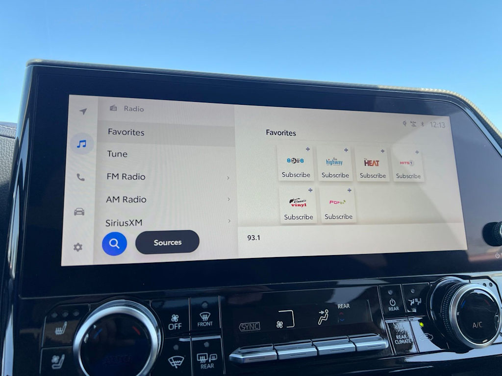 Thumbnail: 2023 Toyota Highlander - 37