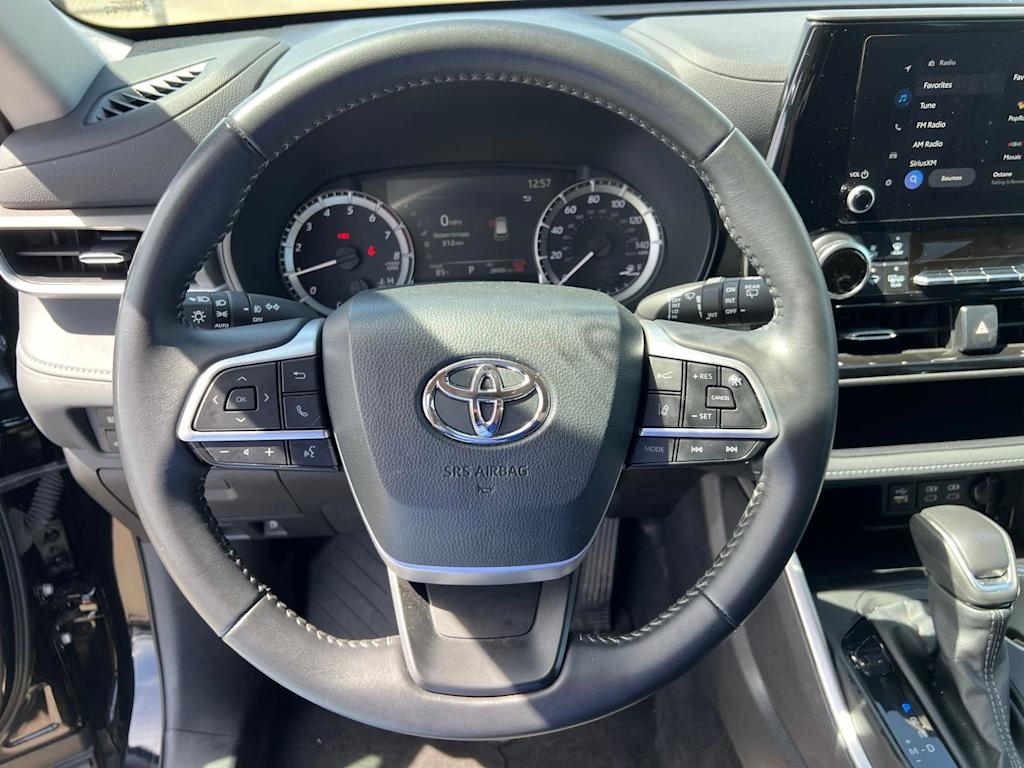 Thumbnail: 2025 Toyota Highlander - 13