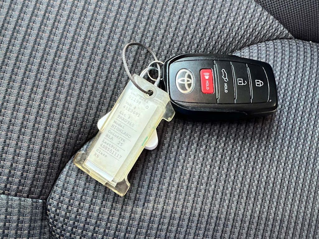 Thumbnail: 2025 Toyota Highlander - 17