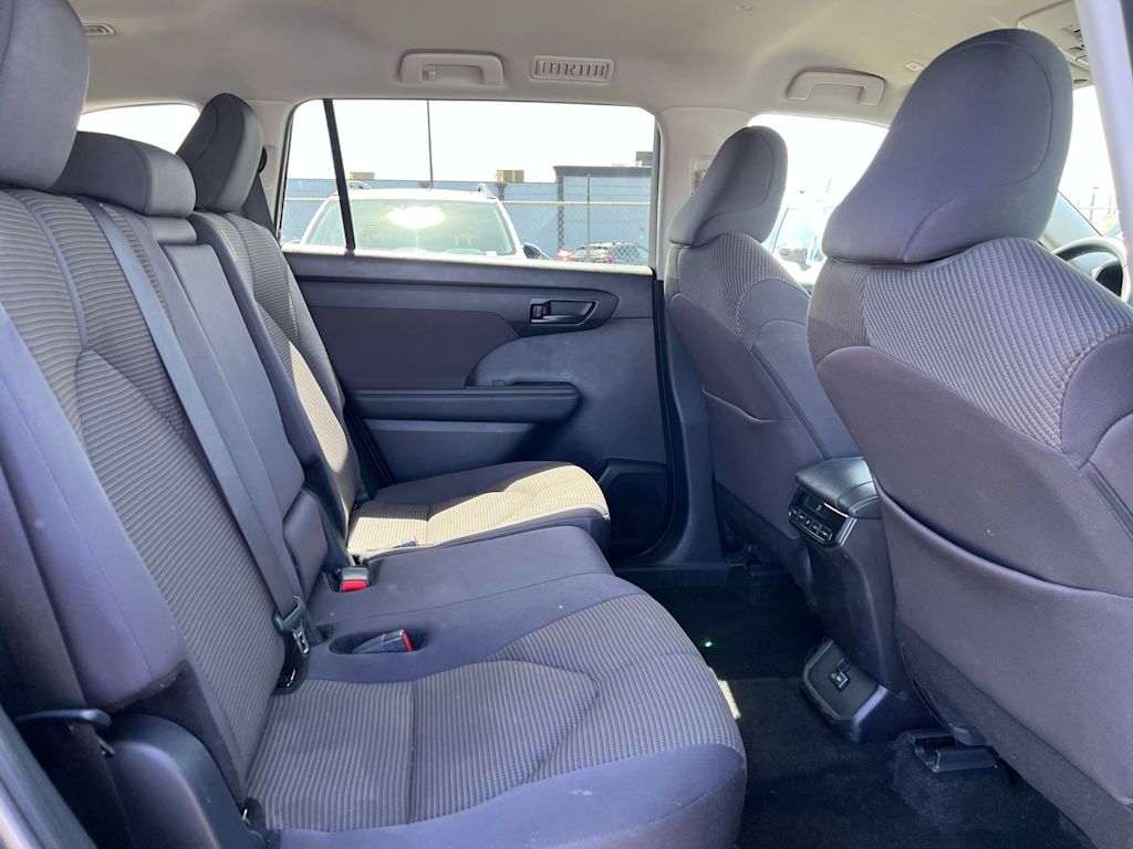 Thumbnail: 2025 Toyota Highlander - 30