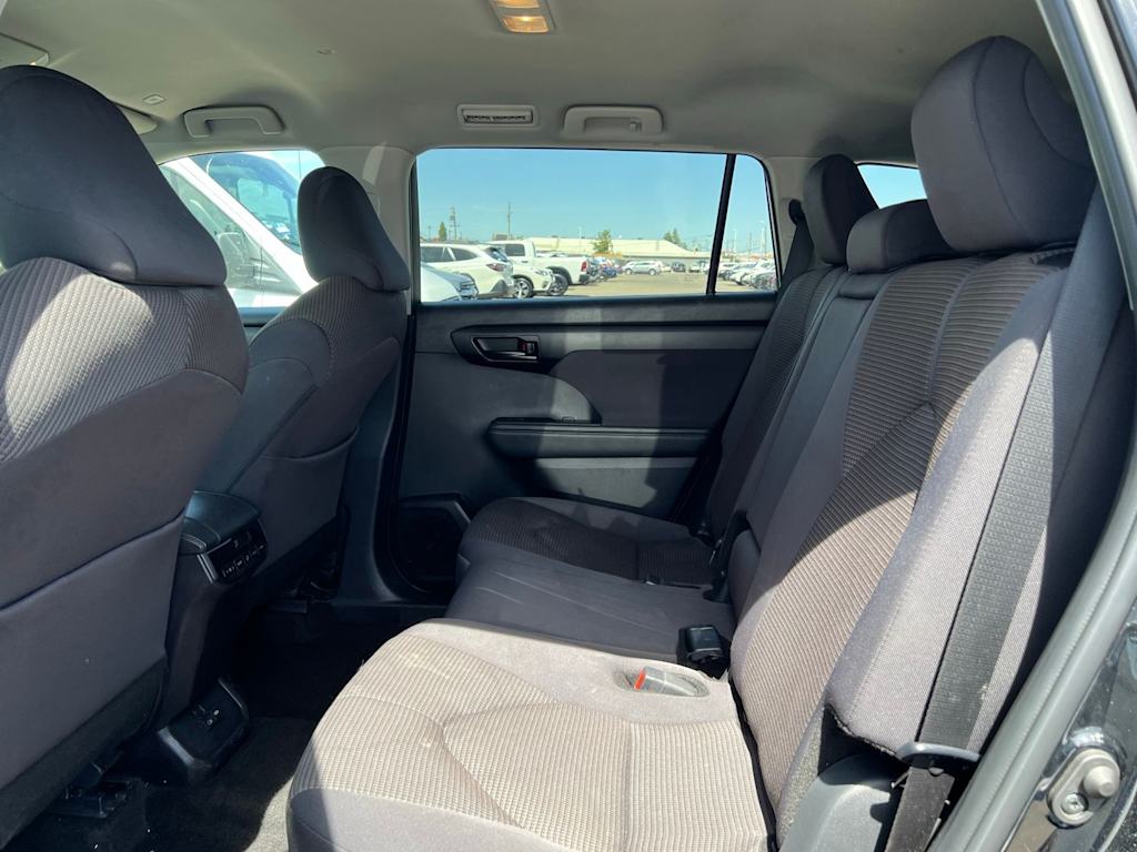 Thumbnail: 2025 Toyota Highlander - 26