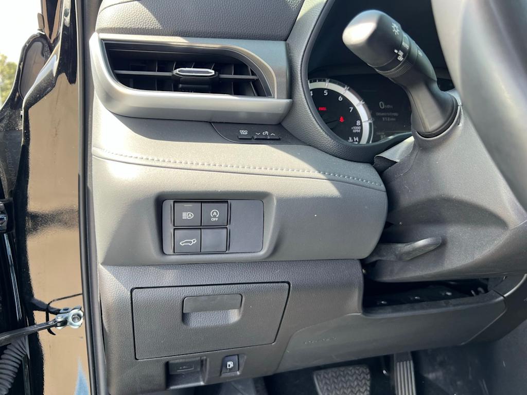 Thumbnail: 2025 Toyota Highlander - 34