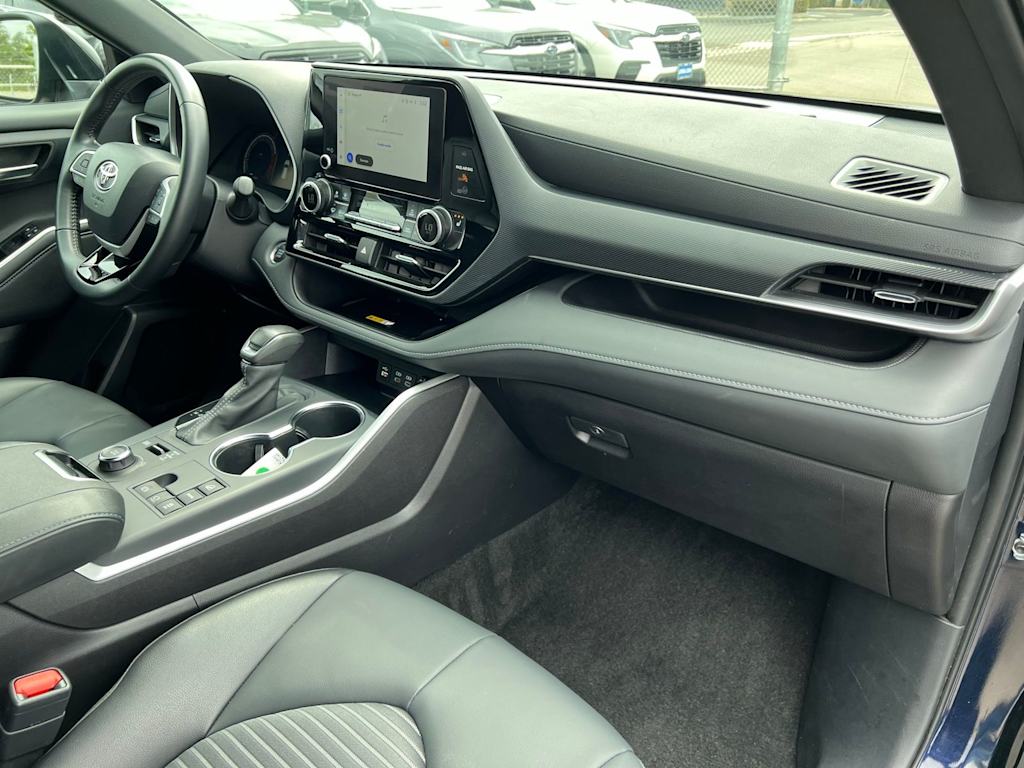 Thumbnail: 2025 Toyota Highlander - 9