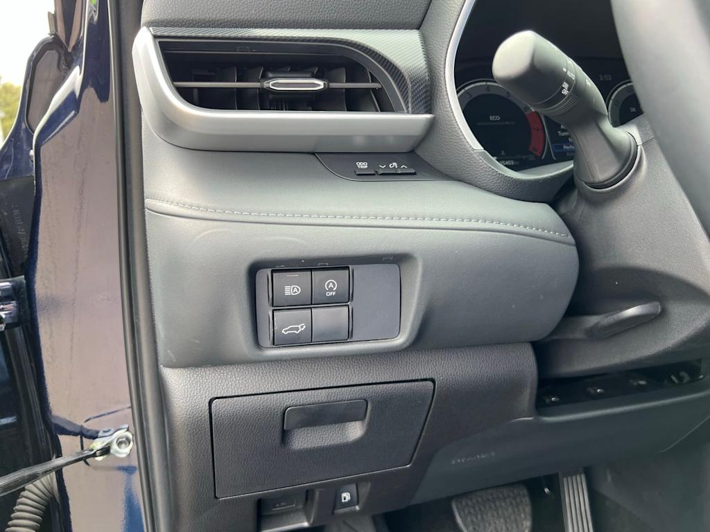 Thumbnail: 2025 Toyota Highlander - 39