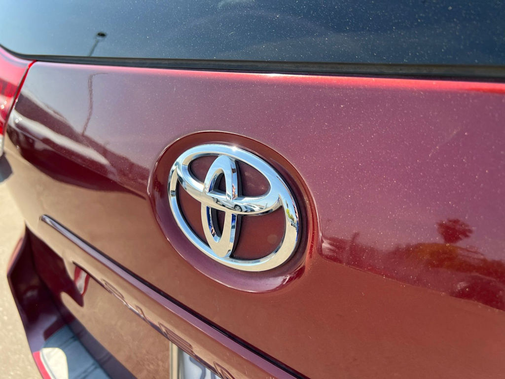 Thumbnail: 2014 Toyota Sienna - 6