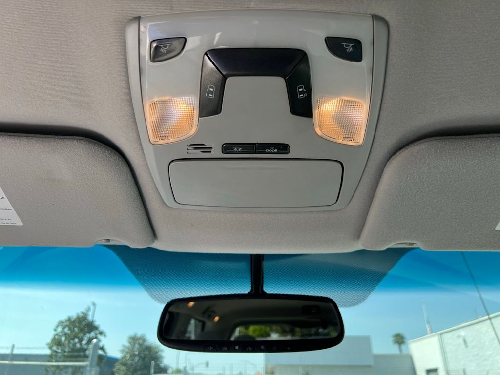 Thumbnail: 2014 Toyota Sienna - 35