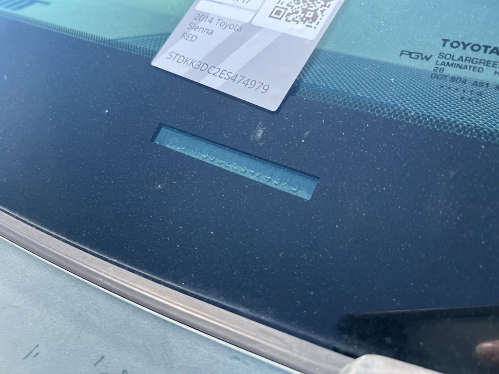 Thumbnail: 2014 Toyota Sienna - 38