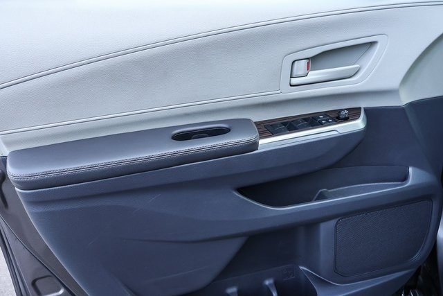 2022 Toyota Sienna LE 33