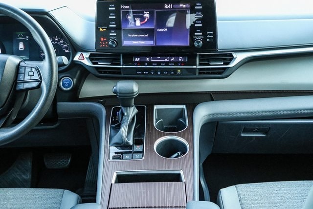 2022 Toyota Sienna LE 13