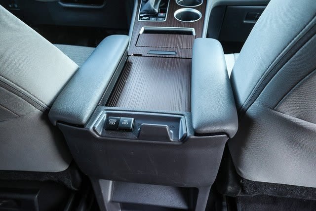 2022 Toyota Sienna LE 29