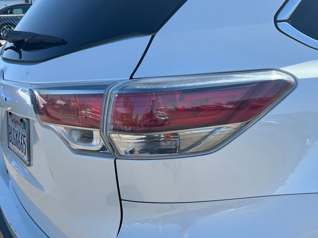 Thumbnail: 2014 Toyota Highlander - 5