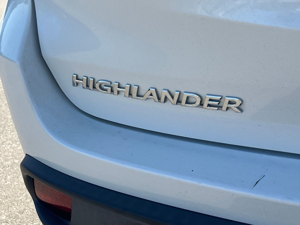 Thumbnail: 2014 Toyota Highlander - 24