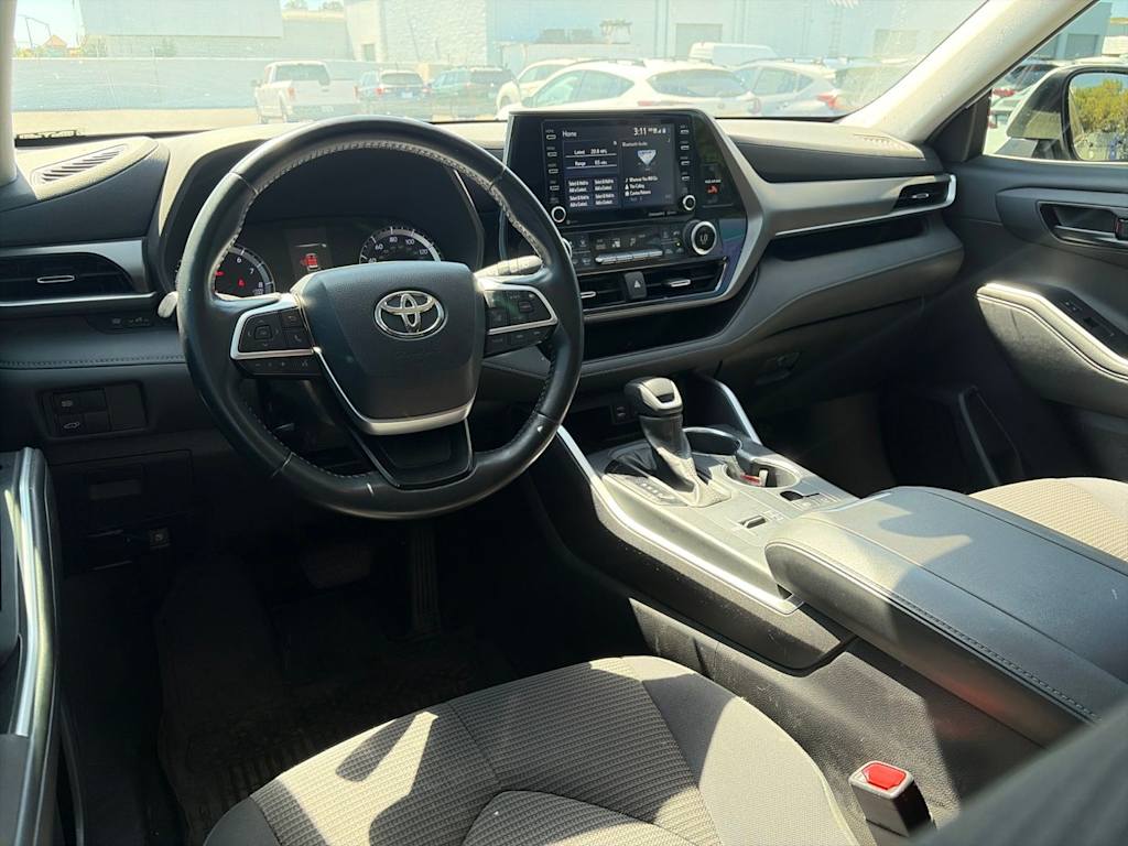 Thumbnail: 2022 Toyota Highlander - 2