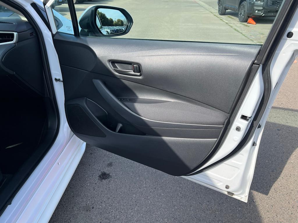 Thumbnail: 2023 Toyota Corolla - 33