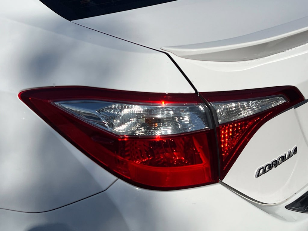 Thumbnail: 2015 Toyota Corolla - 23