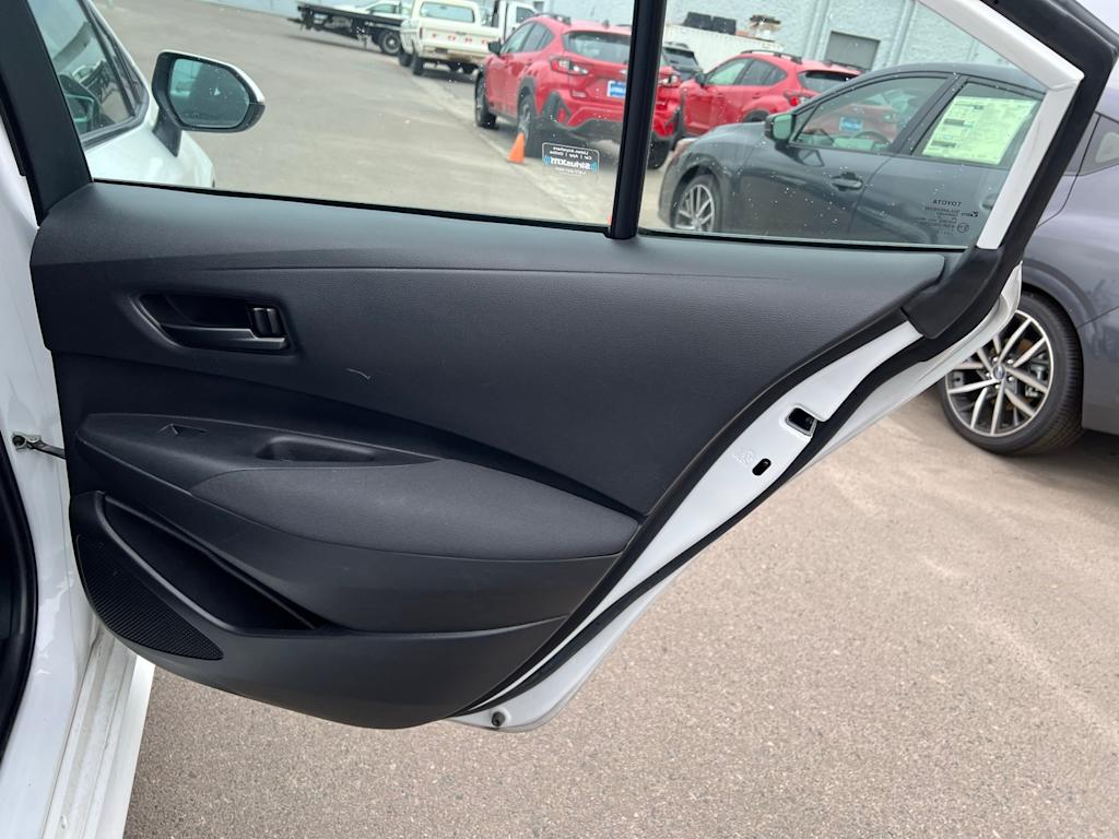 Thumbnail: 2022 Toyota Corolla - 31