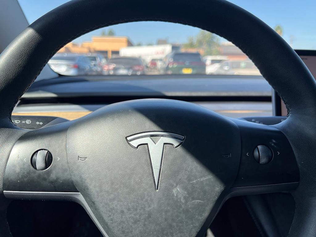 Thumbnail: 2023 Tesla Model 3 - 28