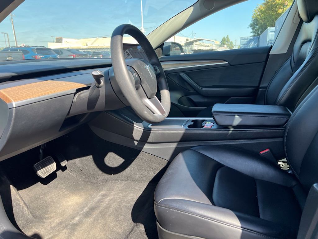 Thumbnail: 2023 Tesla Model 3 - 7