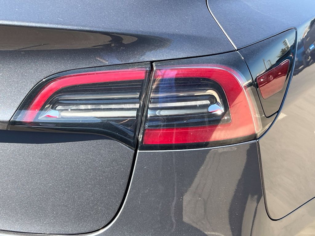 Thumbnail: 2023 Tesla Model 3 - 21