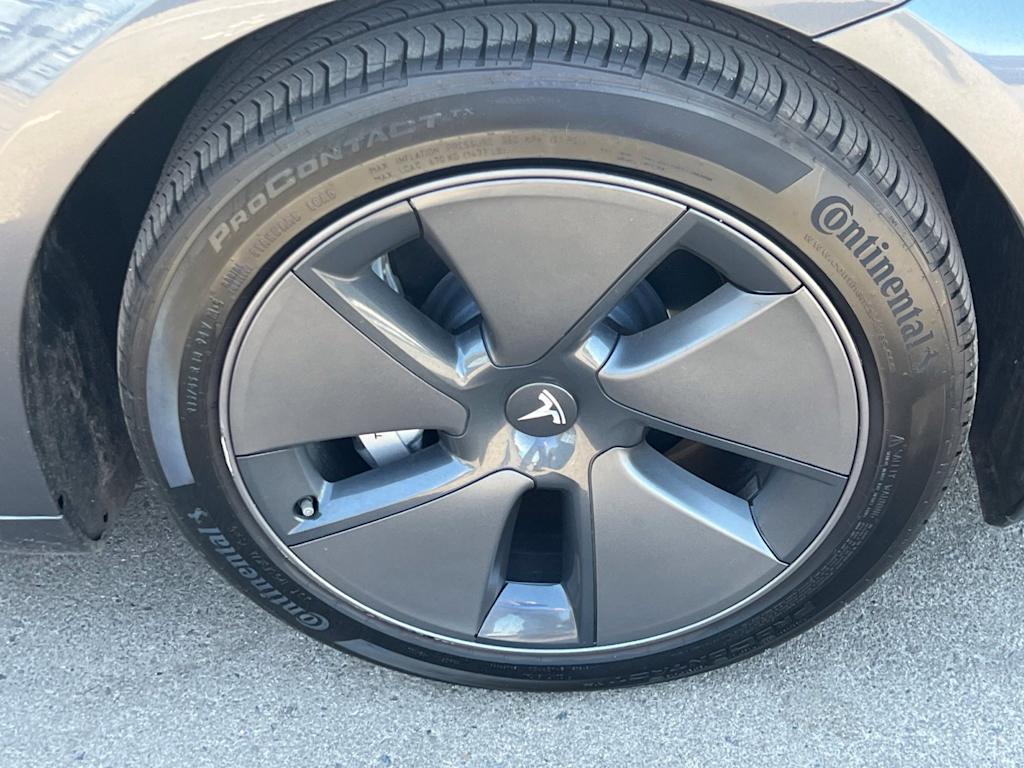 Thumbnail: 2023 Tesla Model 3 - 18