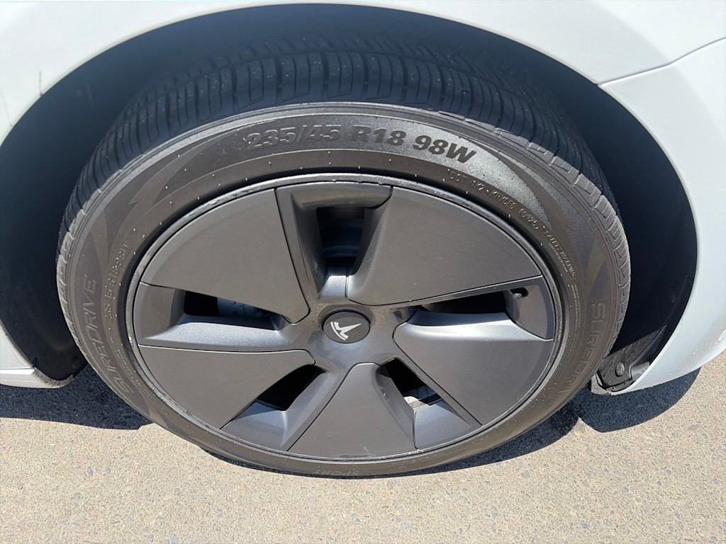 Thumbnail: 2023 Tesla Model 3 - 19