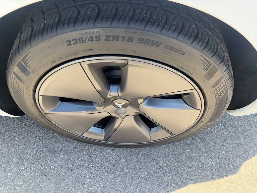 Thumbnail: 2023 Tesla Model 3 - 24