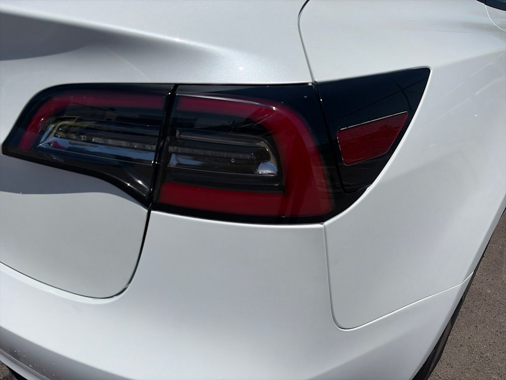 Thumbnail: 2023 Tesla Model 3 - 21