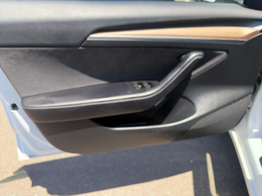 Thumbnail: 2023 Tesla Model 3 - 27