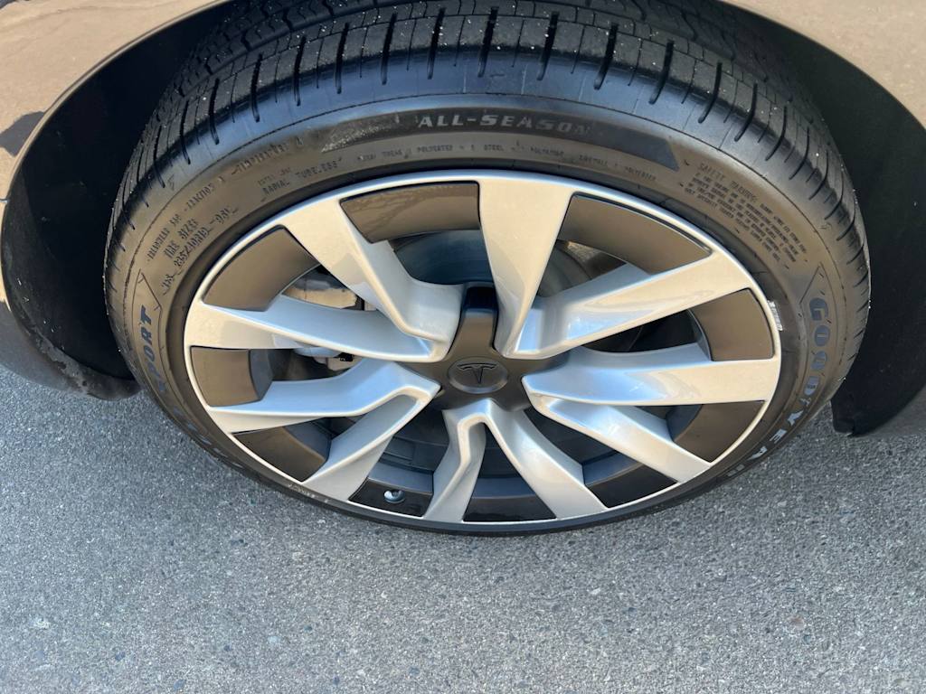 Thumbnail: 2025 Tesla Model 3 - 20