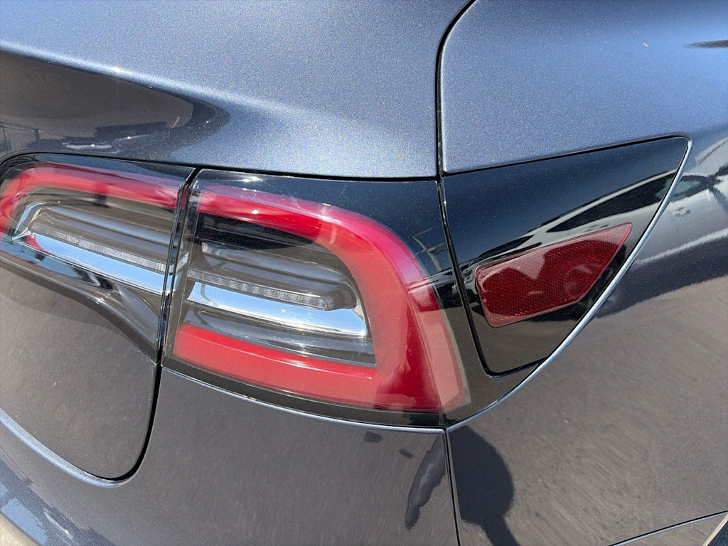 Thumbnail: 2023 Tesla Model 3 - 17