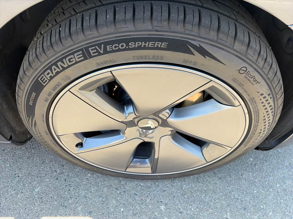 Thumbnail: 2023 Tesla Model 3 - 5