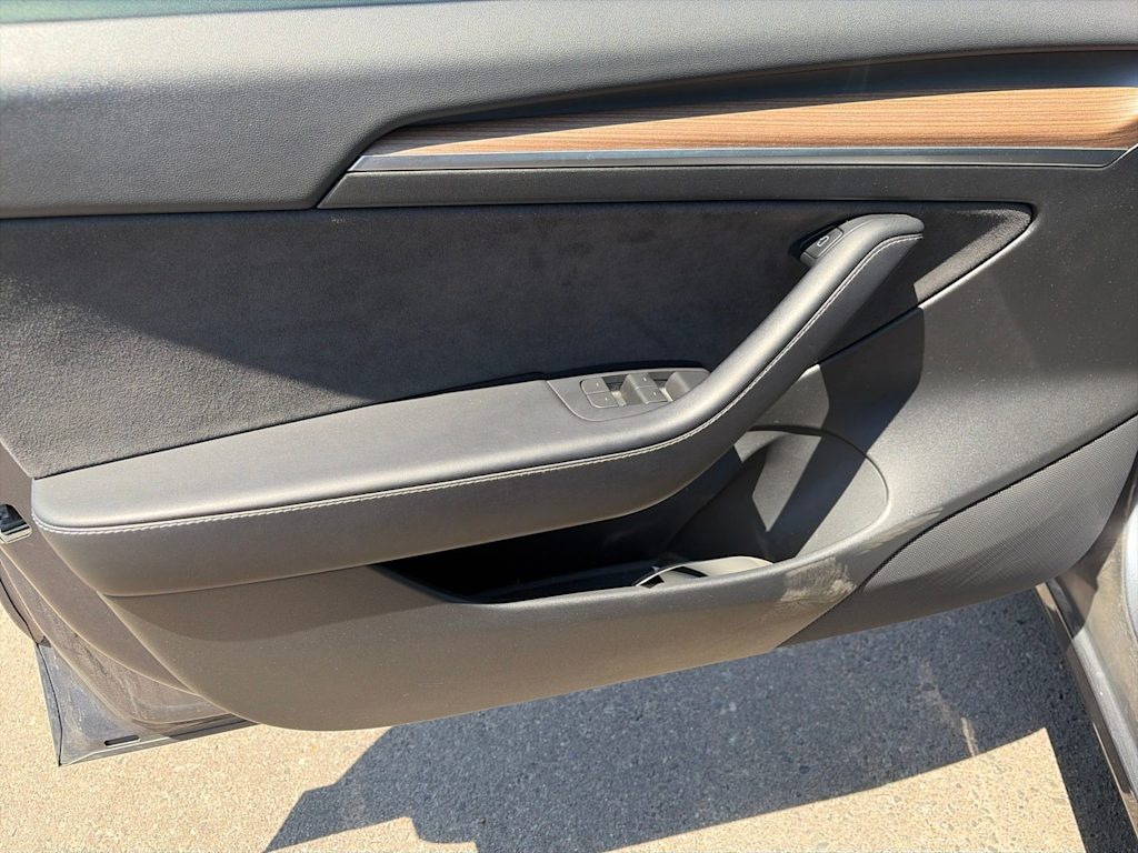 Thumbnail: 2023 Tesla Model 3 - 26