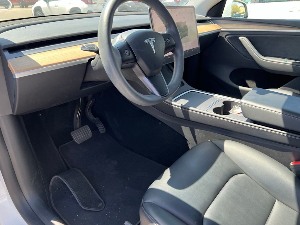 Thumbnail: 2024 Tesla Model Y - 7