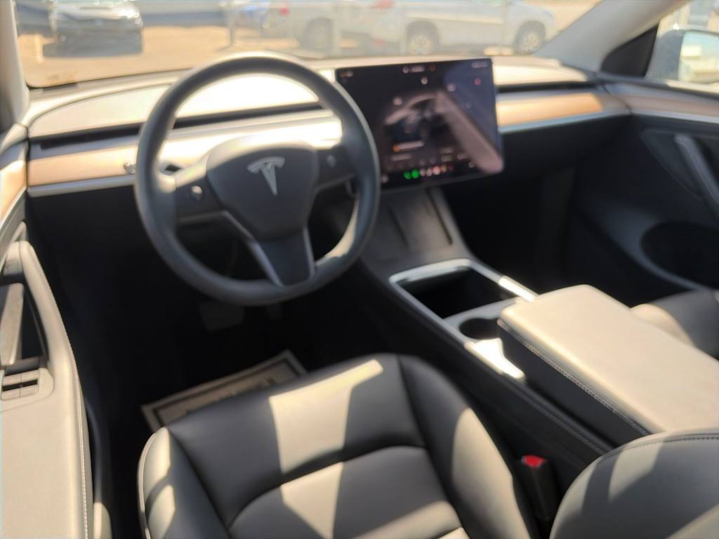 Thumbnail: 2025 Tesla Model Y - 2