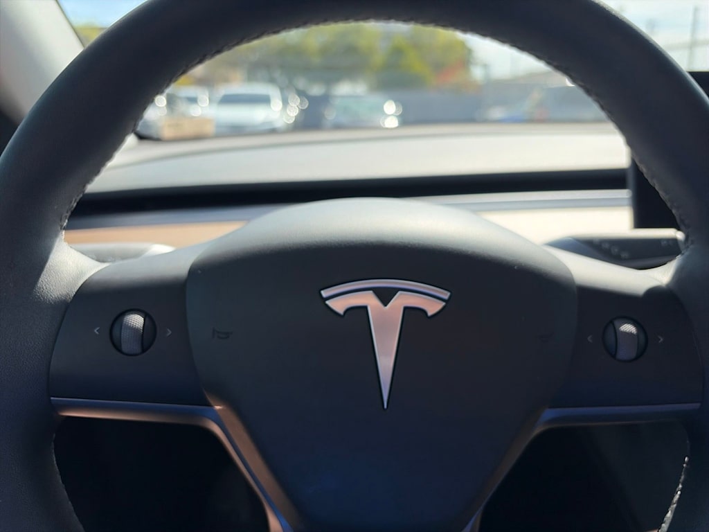 Thumbnail: 2025 Tesla Model Y - 28