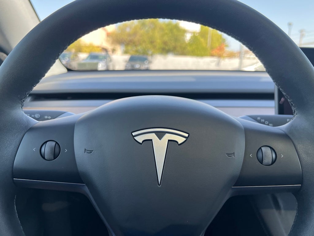 Thumbnail: 2025 Tesla Model Y - 35