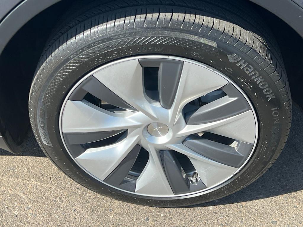 Thumbnail: 2023 Tesla Model Y - 27