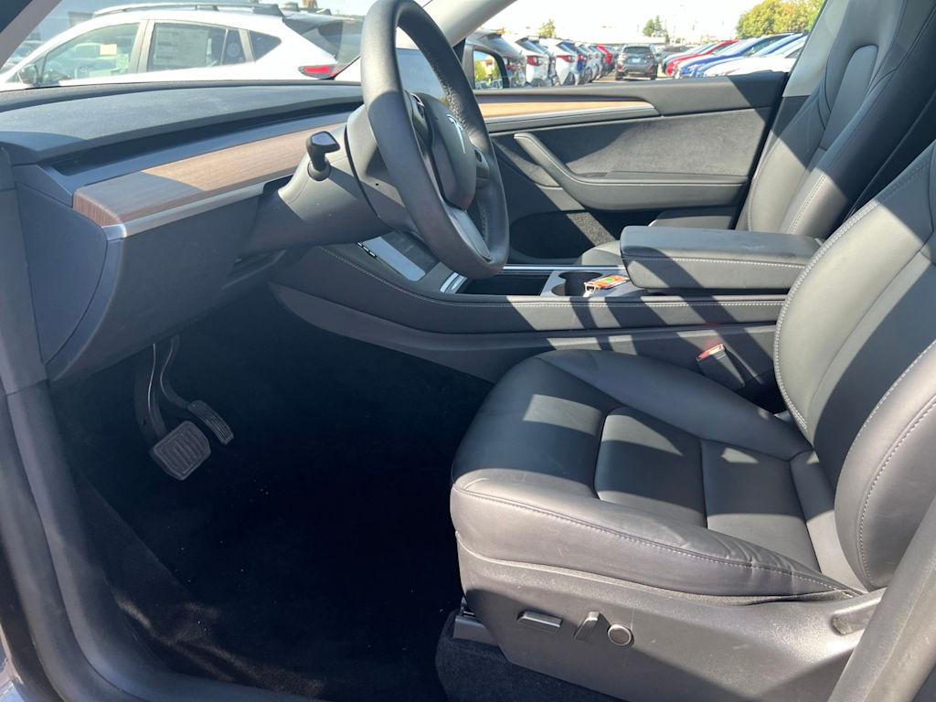 Thumbnail: 2023 Tesla Model Y - 8