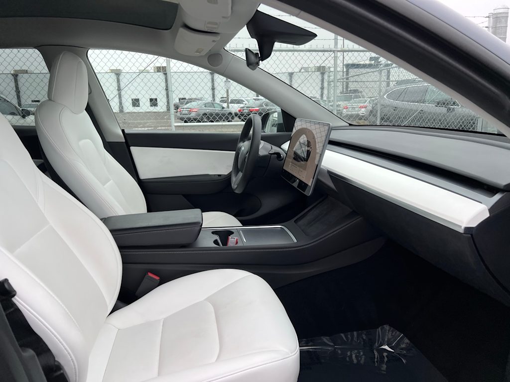 Thumbnail: 2022 Tesla Model Y - 11