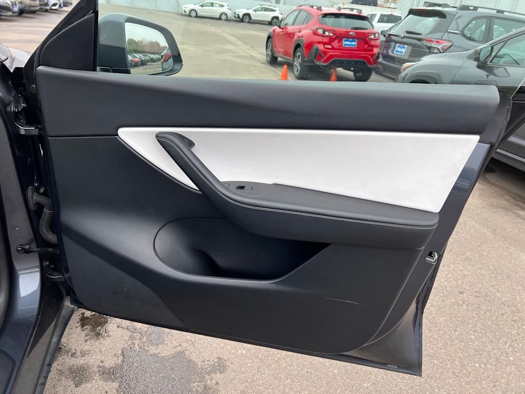 Thumbnail: 2022 Tesla Model Y - 31